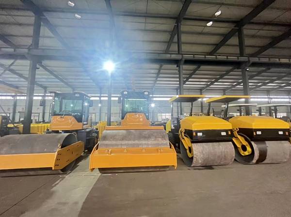 中型液压振动压路机定制