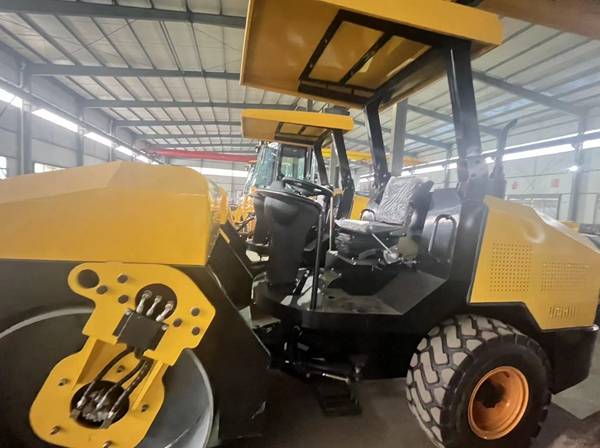 山东中型液压振动压路机